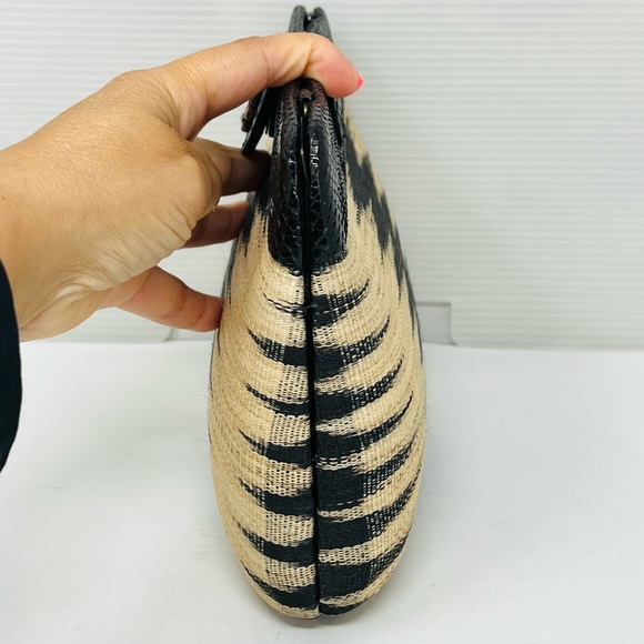 PYTHON STRAW CLUTCH SHOULDER BAG***$1450 - Picture 3 of 6